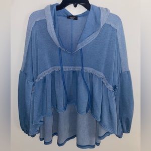 Vici boutique top, size M.